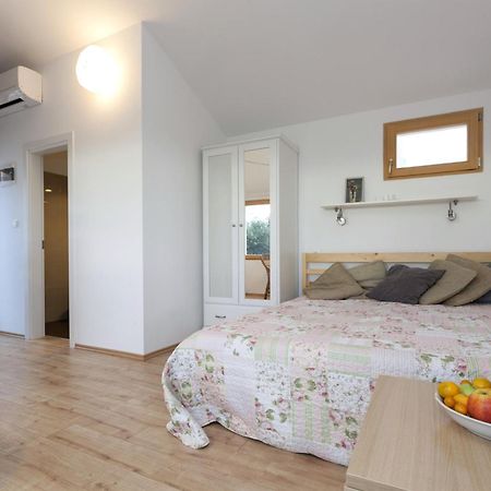 Studio Sea View Borik 罗维尼 外观 照片